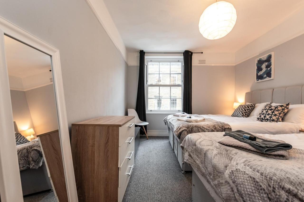 Best Price! Perfect Gunwharf Accommodation - 5 Single Beds Or Kingsize Free Parking Portsmouth Esterno foto