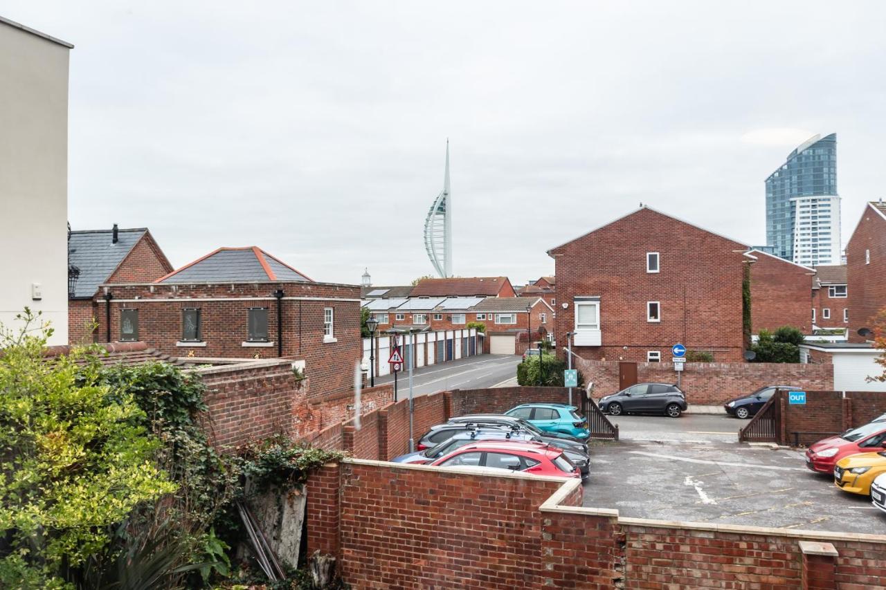 Best Price! Perfect Gunwharf Accommodation - 5 Single Beds Or Kingsize Free Parking Portsmouth Esterno foto