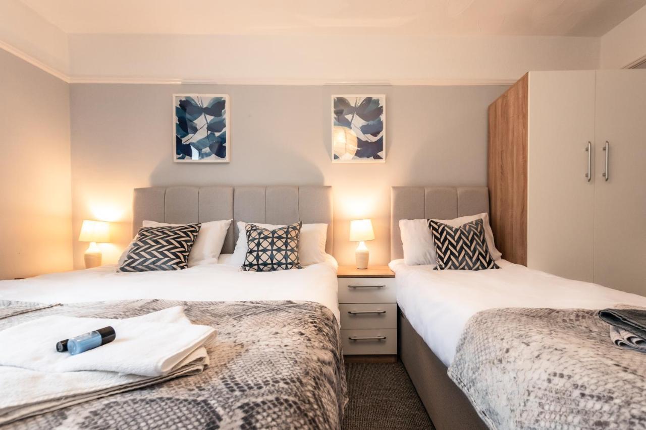 Best Price! Perfect Gunwharf Accommodation - 5 Single Beds Or Kingsize Free Parking Portsmouth Esterno foto