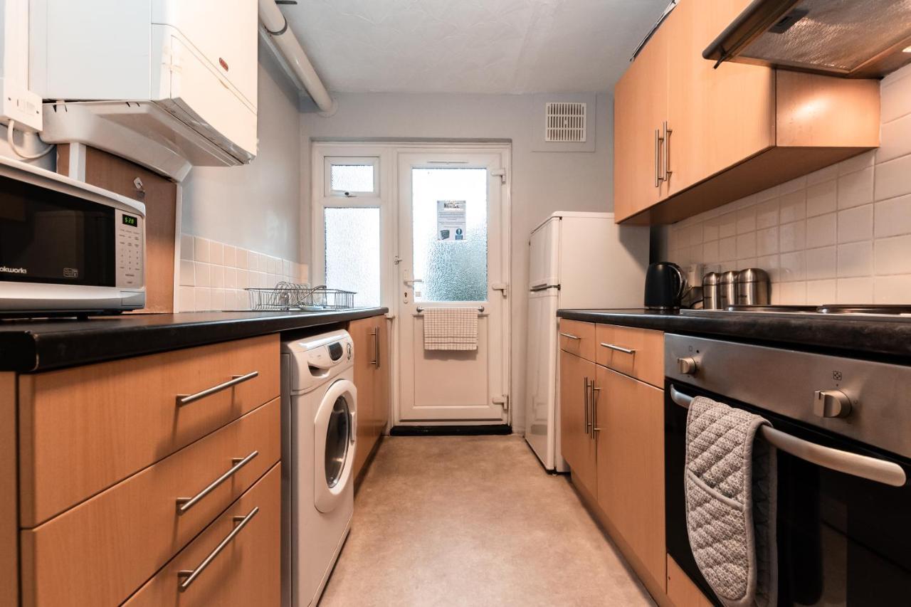 Best Price! Perfect Gunwharf Accommodation - 5 Single Beds Or Kingsize Free Parking Portsmouth Esterno foto