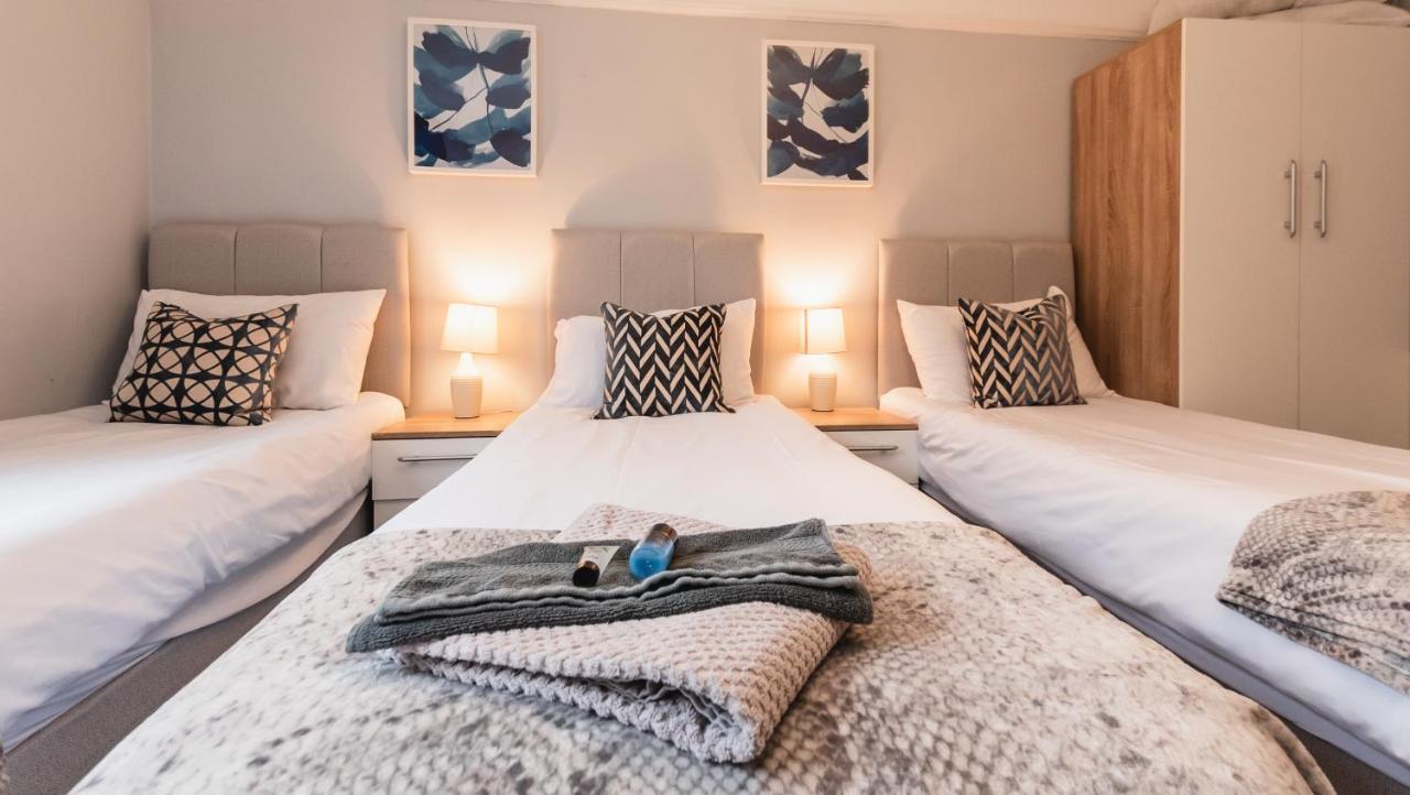 Best Price! Perfect Gunwharf Accommodation - 5 Single Beds Or Kingsize Free Parking Portsmouth Esterno foto