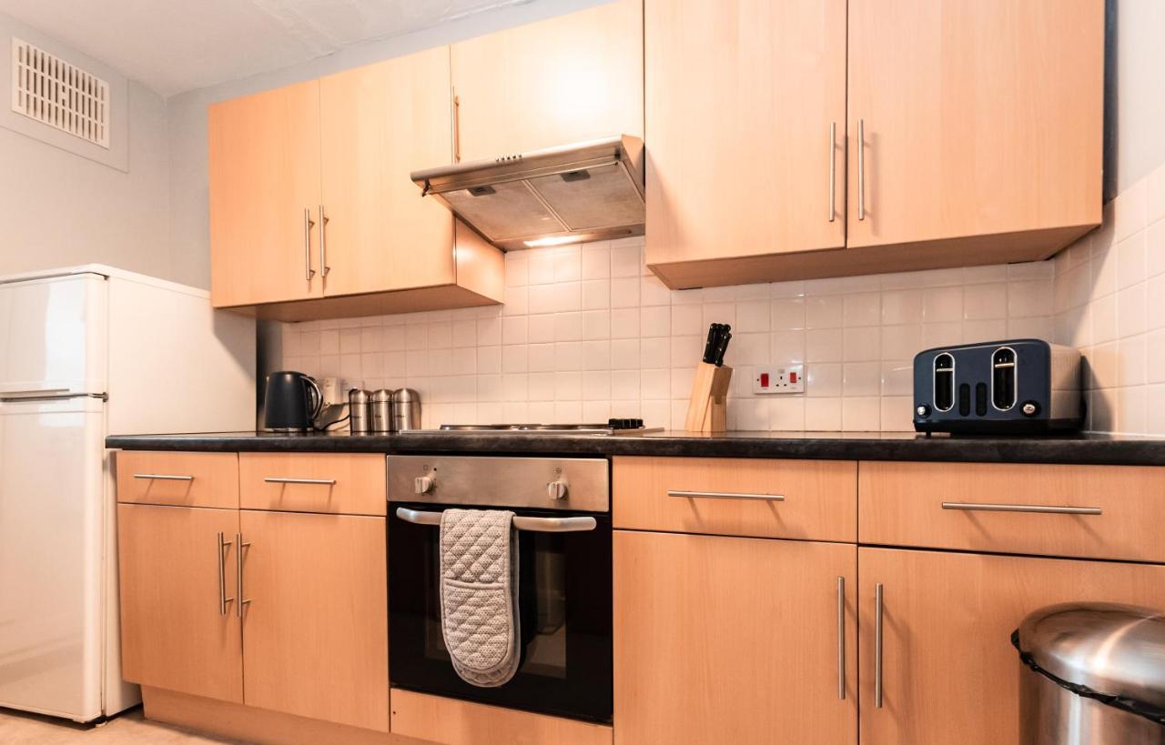 Best Price! Perfect Gunwharf Accommodation - 5 Single Beds Or Kingsize Free Parking Portsmouth Esterno foto