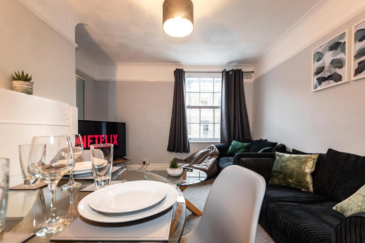 Best Price! Perfect Gunwharf Accommodation - 5 Single Beds Or Kingsize Free Parking Portsmouth Esterno foto