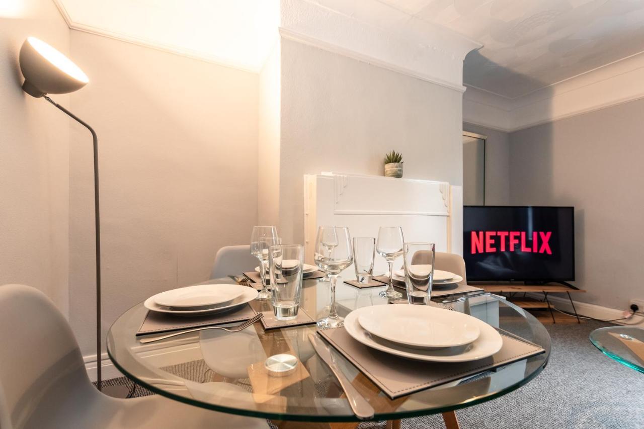 Best Price! Perfect Gunwharf Accommodation - 5 Single Beds Or Kingsize Free Parking Portsmouth Esterno foto